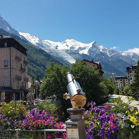 Apartment Emplacement Hypercentre Avec Parking Privatif Souterrain Chamonix